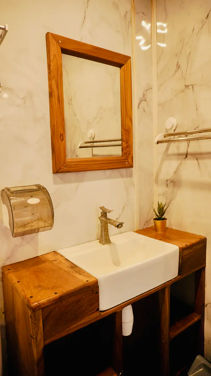 Padar Family Room - Image 1